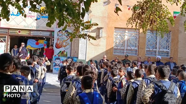 نوای آغاز دوباره سال تحصیلی جدید در دبستان شهید احمدی، شهرستان اشترینان 