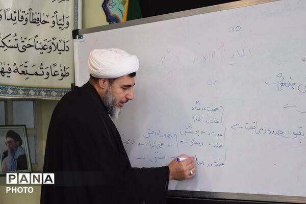 تبیین جایگاه حجاب در همایش بانوان فارسان