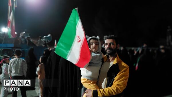 طنین «الله اکبر» در فتح‌آباد، آینه‌ی بیعت با رهبر شد