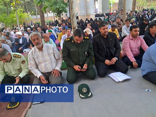 مراسم دعای عرفه درجوار شهدای گمنام پارک وحدت شهرستان آشخانه