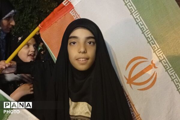 شور و حماسه مردمان شهرستان قرچک در صد و هفتمین شب از تجمعات مردمی