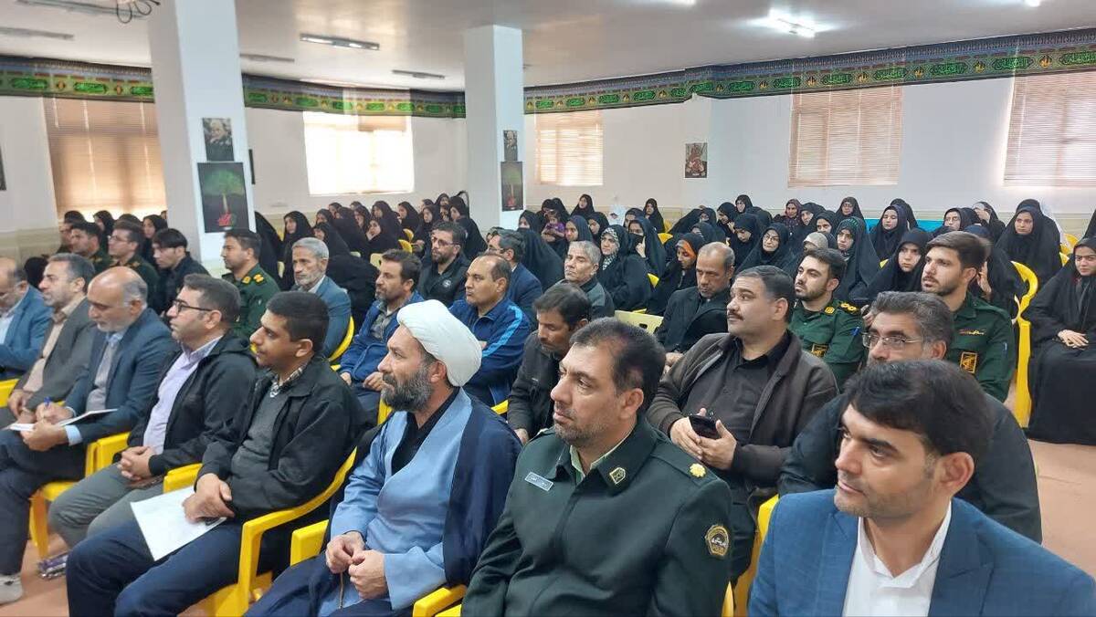 پخش سخنرانی رهبر  معظم انقلاب به صورت زنده در سازمان تبلیغات ورزنه