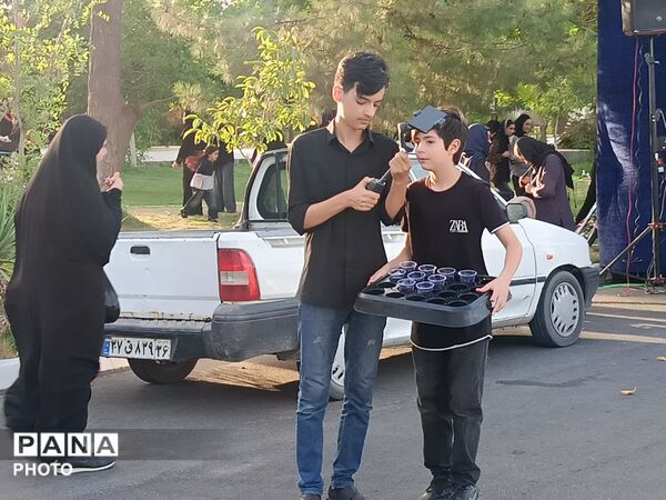 مشقِ عشق با پاهای کوچک روایت زائران خردسال کاشمر