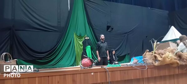اجرای نمایش مذهبی ردای سرخ خورشید در هشتگرد