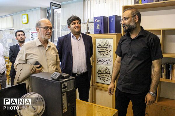 بازدید مشاور عالی وزیر فرهنگ و ارشاد اسلامی از مسجد آقا میرزا احمد زنجان