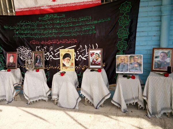 دبیرستان متوسطه اول دخترانه انقلاب میزبان شهید گمنام شد 