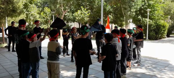 گردهمایی اعضای کانون پرورش فکری شماره 4 قم در جوار مزار شهید گمنام