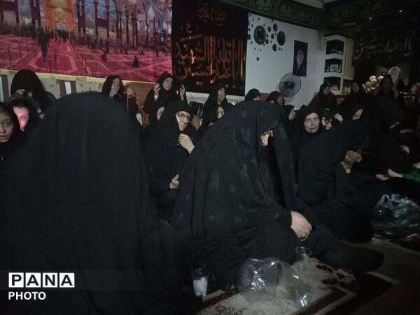 همراهی هیات زینب کبری(س) با کاروان نمادین اسرای کربلا
