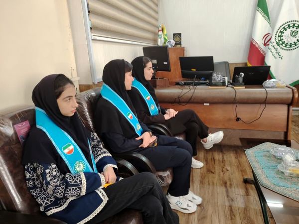 دیدار دانش‌آموزان پیشتاز با مدیر سازمان دانش‌آموزی خراسان رضوی