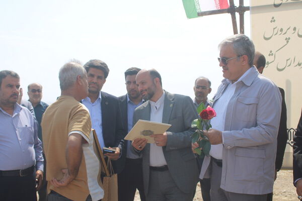 آیین شروع عملیات اجرایی دبیرستان 12 کلاسه شهید اسماعیل محمدپور در تنگک بوشهر