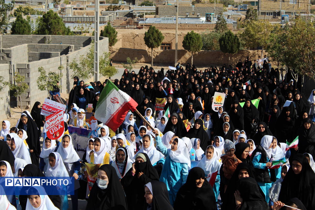 برگزاری راهپیمایی ۱۳ آبان در شهر درق 