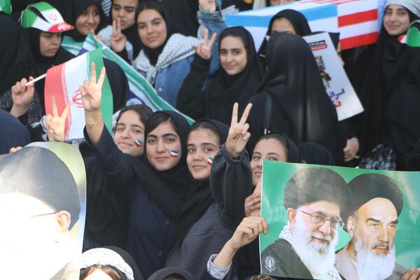 فریاد استکبار ستیزی از ورامین طنین انداز شد