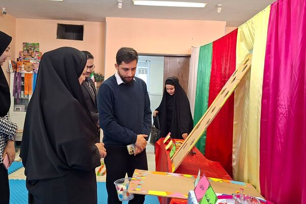 بازدید مسئولان آموزشی مقطع ابتدایی از طرح جابر بن حیان در دبستان ایمان