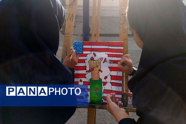 نواختن زنگ استکبارستیزی در دبیرستان ریحانه النبی باقرشهر 