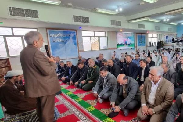 نماز جماعت، مهم‌ترین و اثرگذارترین اقدام تربیتی در مدرسه است/ دستاوردهای علمی، اجتماعی و مدیریتی کشور از مدرسه آغاز شده است
