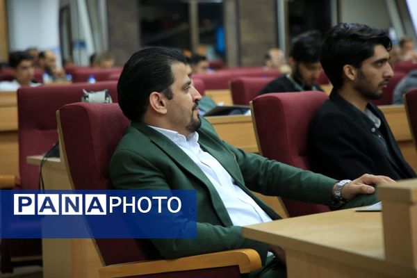 نشست صمیمی مدیران رسانه با استاندار قم