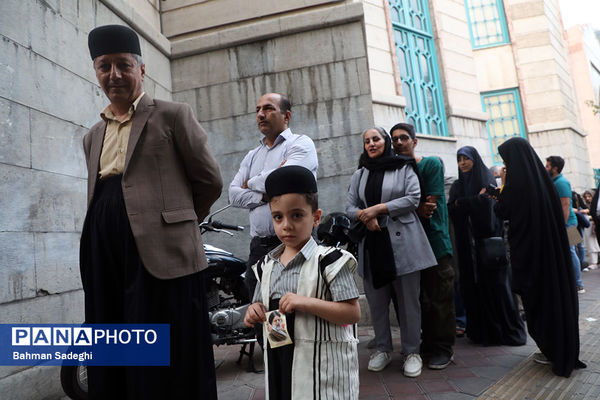 مرحله دوم انتخابات چهاردهمین دوره ریاست‌ جمهوری در حسینیه ارشاد