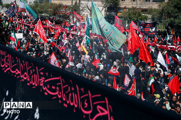 تشییع پیکر رهبر شهید انقلاب در مشهد مقدس-۲