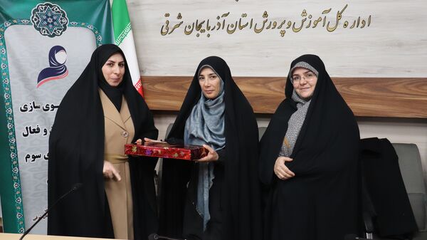 رویداد الگوسازی از زنان موفق و فعال در گفتمان الگوی سوم زن مسلمان