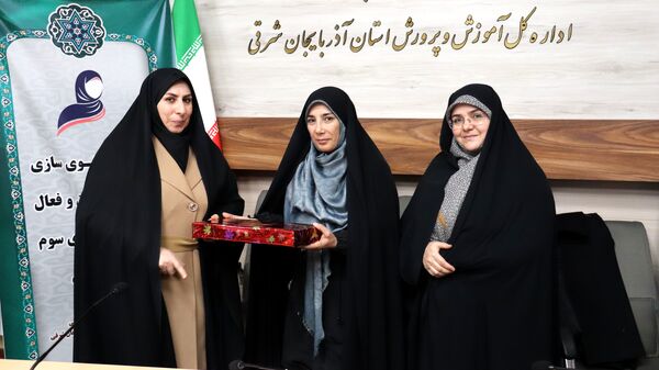 رویداد الگوسازی از زنان موفق و فعال در گفتمان الگوی سوم زن مسلمان