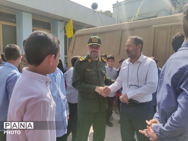 گرامیداشت هفته دفاع مقدس در مدارس منطقه ۱۲