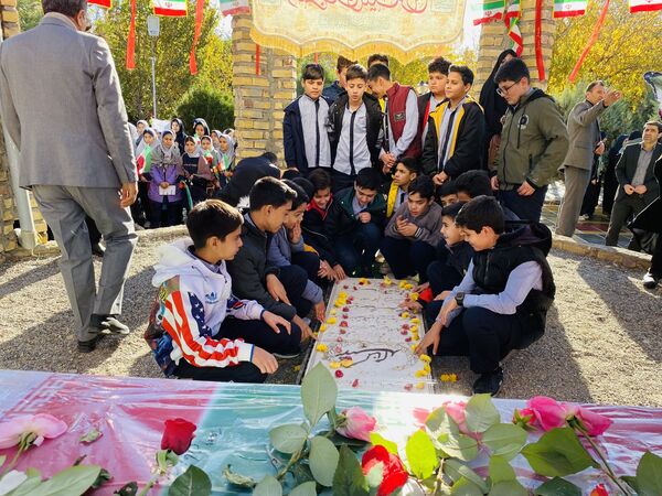 مراسم استقبال از شهید گمنام در شهرستان مه‌ولات