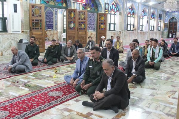 آیین عطرافشانی و گل افشانی مزار شهدا در سمنان