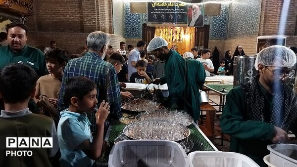 چایخانه فاطمه الزهرا در هشتاد و نهمین شب از اجتماعات مردمی 