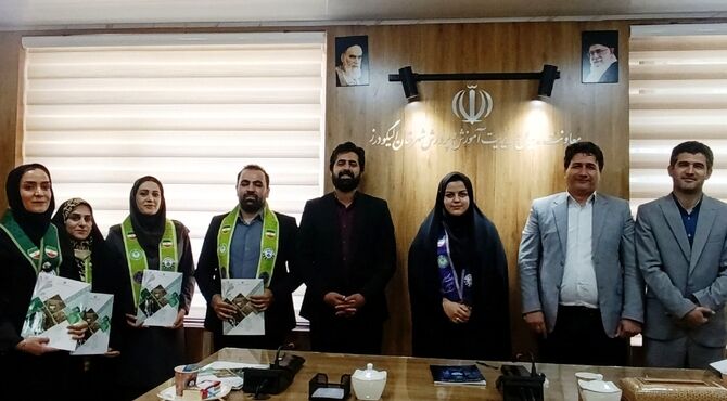 طلوع همدلی ومسولیت پذیری درسالروزسازمان دانش اموزی در شهرستان الیگودرز 