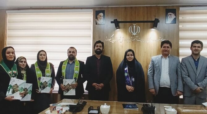 طلوع همدلی ومسولیت پذیری درسالروزسازمان دانش اموزی در شهرستان الیگودرز 