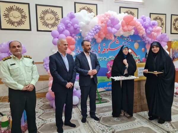 طنین زنگ جشن شکوفه‌ها در مدارس شهرستان اسلامشهر