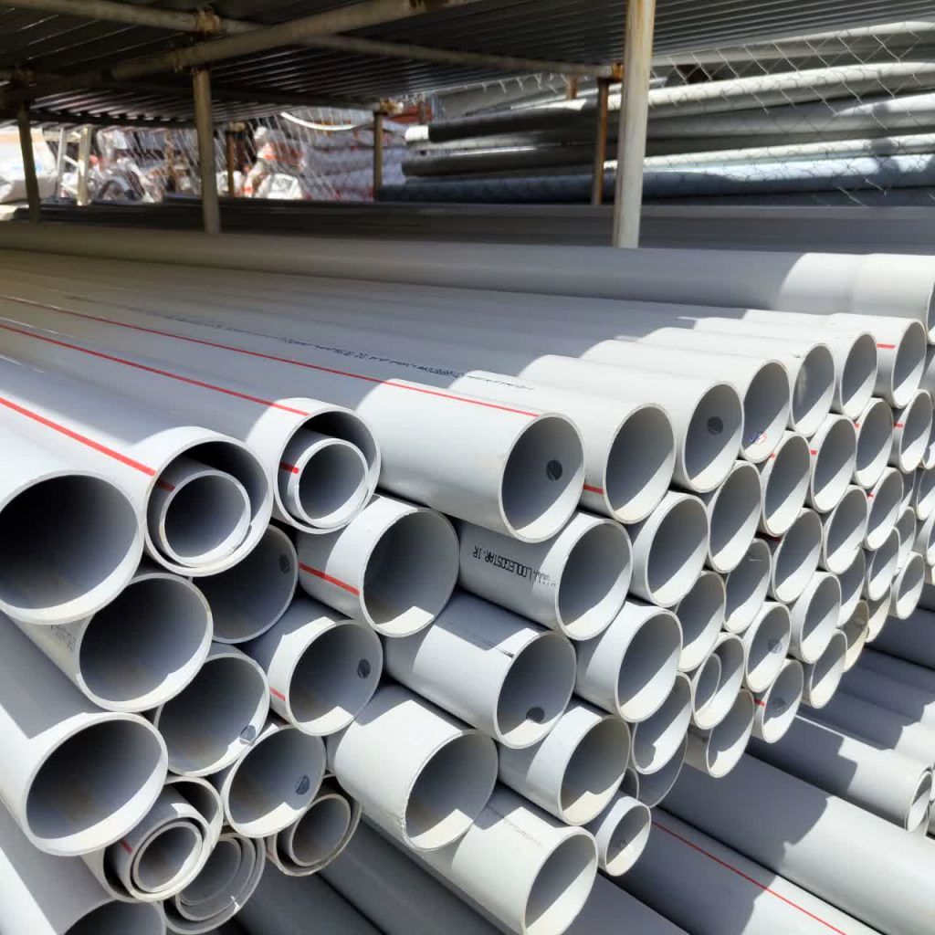 توقیف لوله‌های پلیمری غیراستاندارد در بازار شادآباد تهران