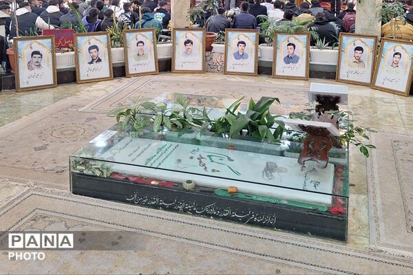 مراسم روز عرفه در جوار شهدای گمنام در پردیس