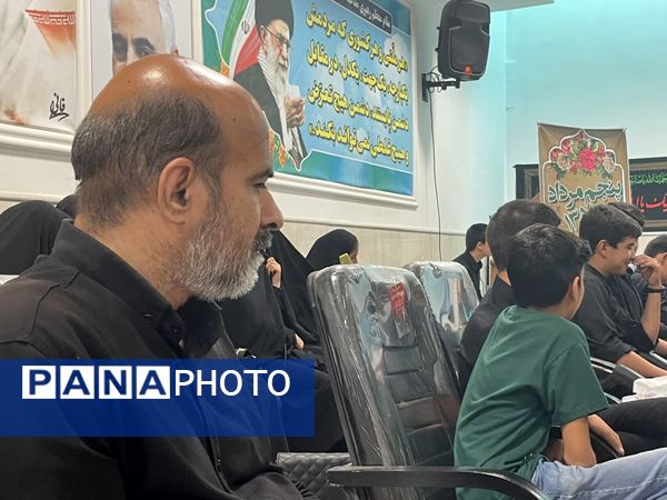 دیدار اعضای بسیج دانش آموزی و اعضای انجمن اسلامی با امام جمعه شهرستان کاشمر 