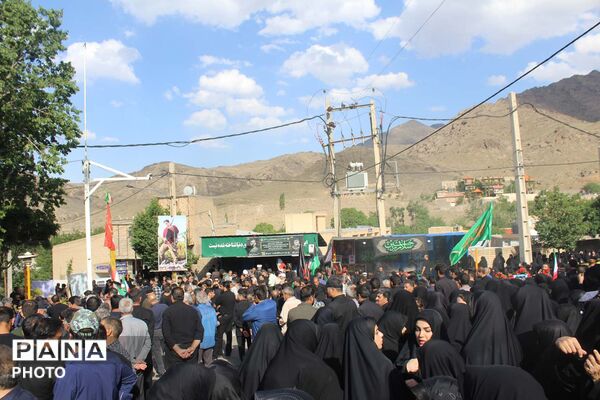 خاکسپاری دو شهید جنگ سوم در گلزار شهدای روستای فردو