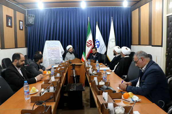 آیین رونمایی از پوستر طرح ملی آموزش هوش مصنوعی «نوآموز»  در قم