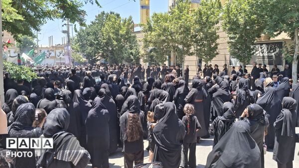 مراسم صبح عاشورای حسینی در مسجد جامع امیرالمؤمنین با حضور عزاداران حسینی 