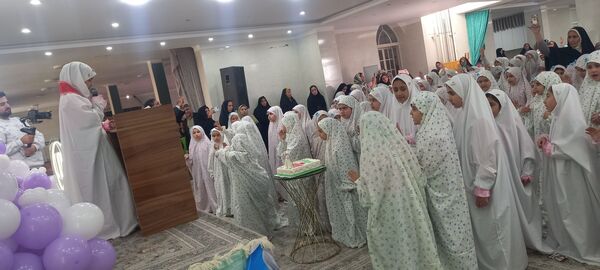 جشن تکلیف جمعی از غنچه‌های باغ ایمان در شهرستان کمیجان 