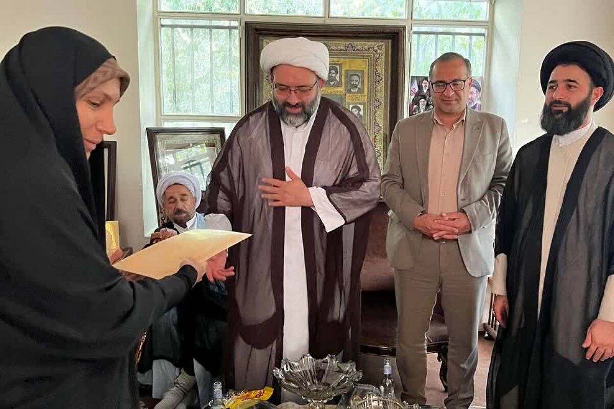آیین تقدیر از اعضای ستاد نماز جمعه فیروزکوه با حضور مدیر دفتر نمایندگی شورای سیاست‌گذاری ائمه جمعه استان تهران