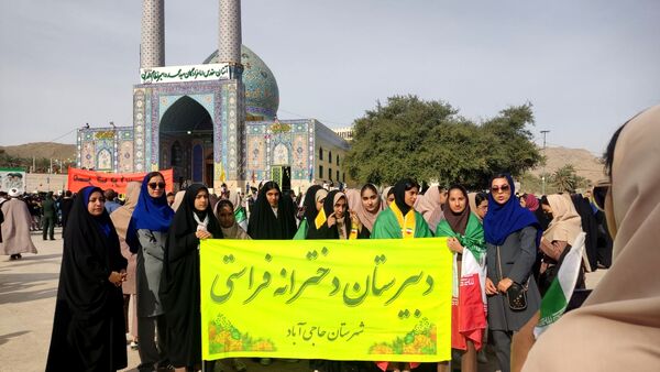 حضور پرشور مردم حاجی‌آباد در راهپیمایی باشکوه ۲۲ بهمن