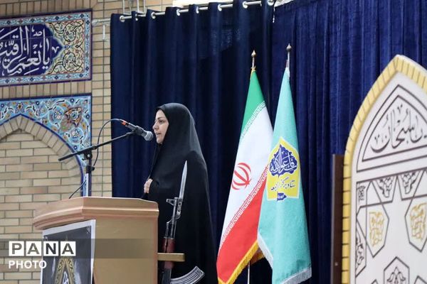 تجلیل از خادمین عرصه تربیت در نمازجمعه باقرشهر و کهریزک 