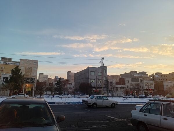 روزهای برفی تبریز از پشت پنجره