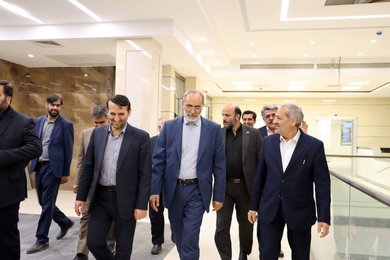 بازدید وزیر آموزش و پرورش از پروژه بیمارستان در دست ساخت زاهدان