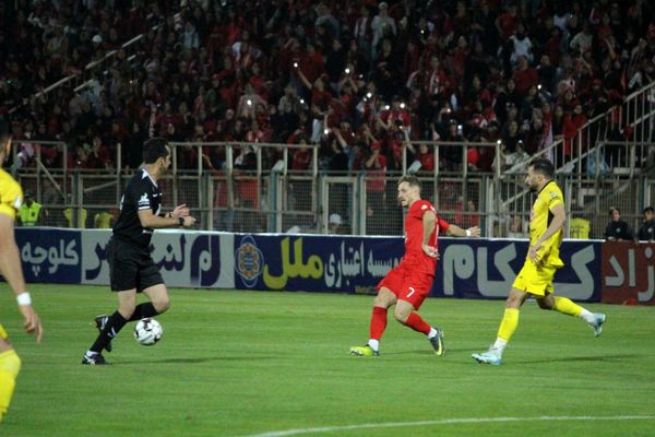 بازی بدون گل تراکتور و فجر سپاسی