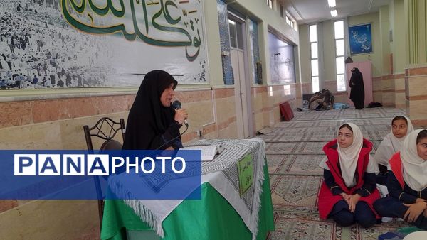  بزرگداشت شهادت مجاهد شهید سیدحسن نصرالله با برگزاری مراسم ختم قرآن در دبیرستان فاطمیه ملارد