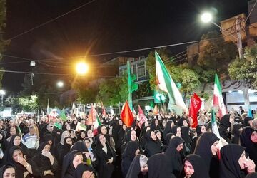 بدرقه یک قهرمان از خیابان ایران ملایر
