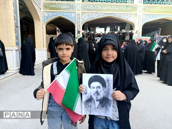 برگزاری بیعت مردم شهرکرد با فرمانده کل قوا