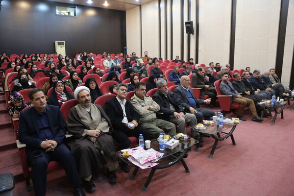 چهارمین همایش هنرمندان شاهد و ایثارگر در بنیاد شهید استان کرمانشاه