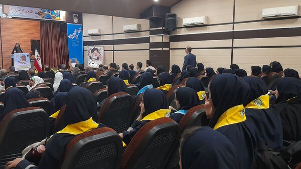 جشن عاطفه‌ها در آموزش و پرورش ناحیه ۲ خرم‌آباد