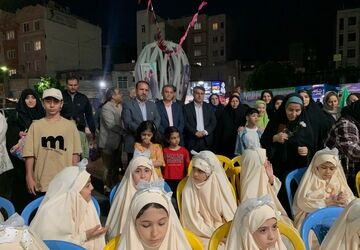 جشن تکلیف دختران: بیعتی با رهبر جدید در قلب میدان، در یاد رهبر شهید